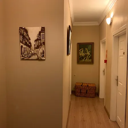 אכסניה Antique *